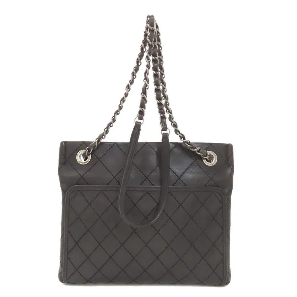 CHANEL Black Shoulder Bag
